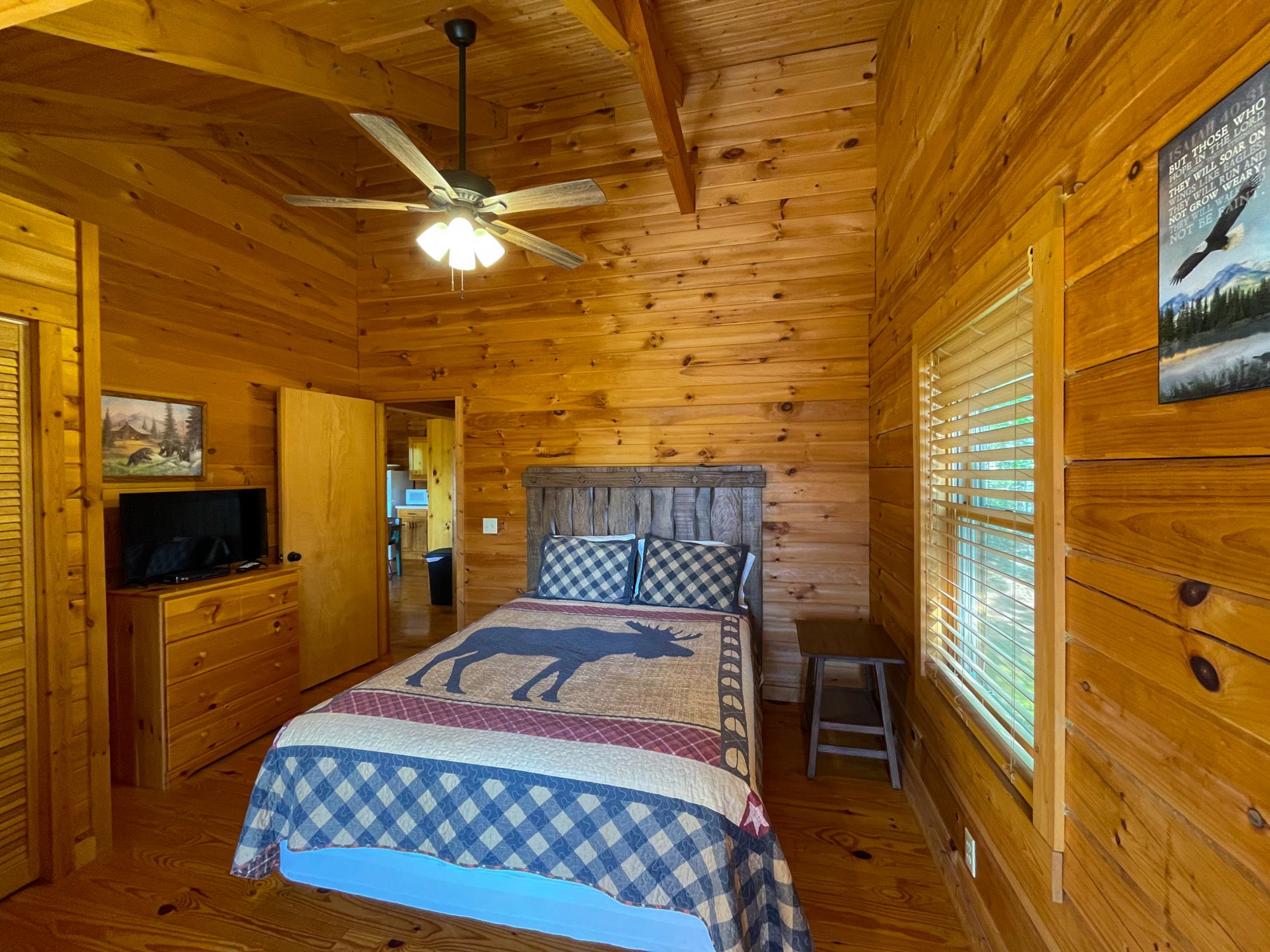 Soaring Eagle Cabin Rental in the Smoky Mountains