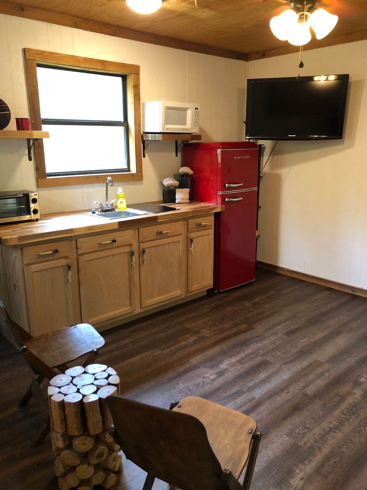 Sly Fox Hollow Tiny Cabin Rental in Smoky Mountains