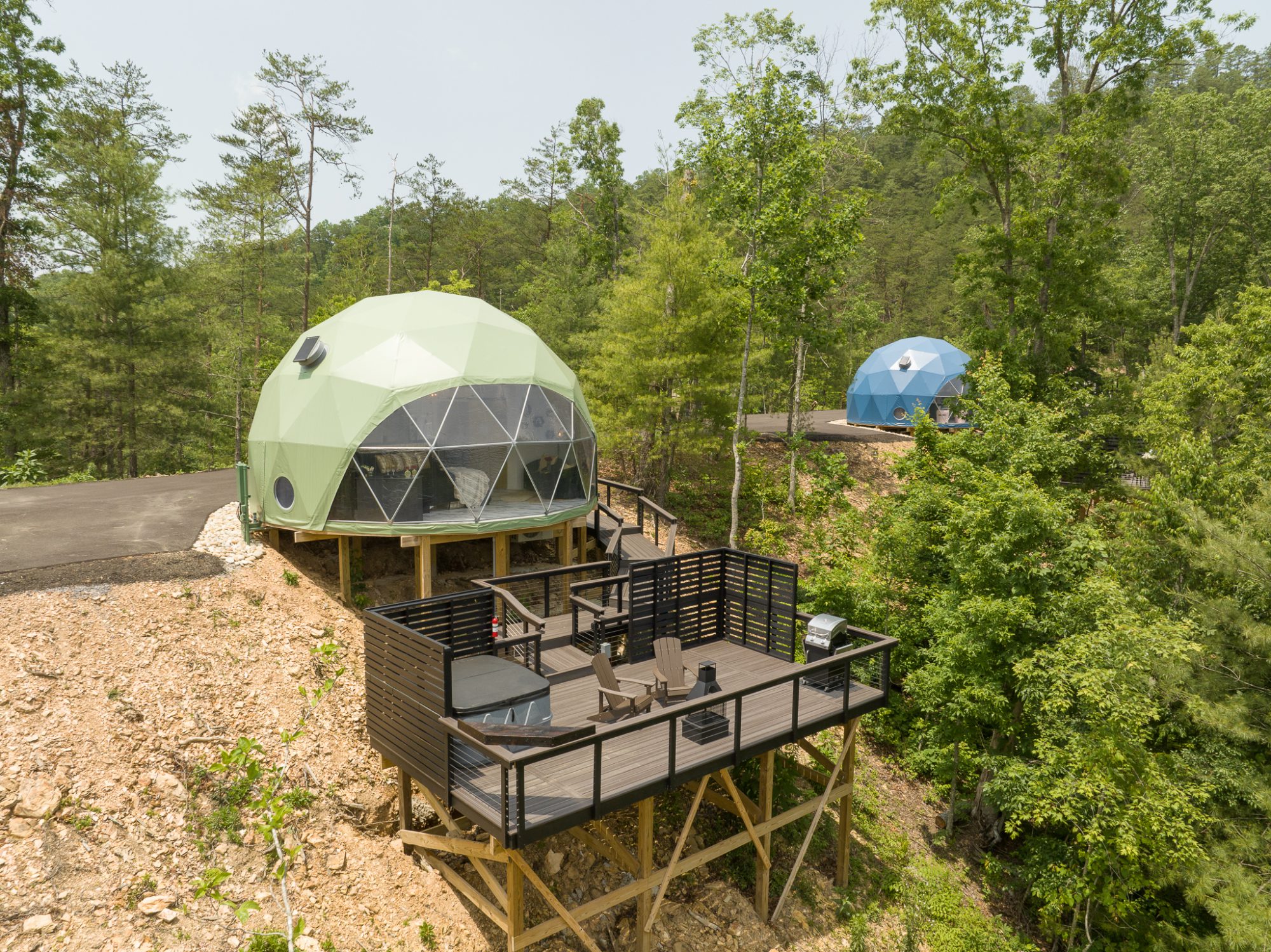 boujee bear deck in the smokies