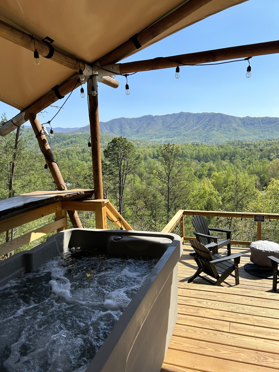 hot tub at flying squirrel elevated glamping tent