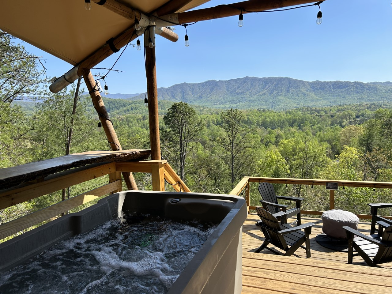 hot tub at flying squirrel elevated tent