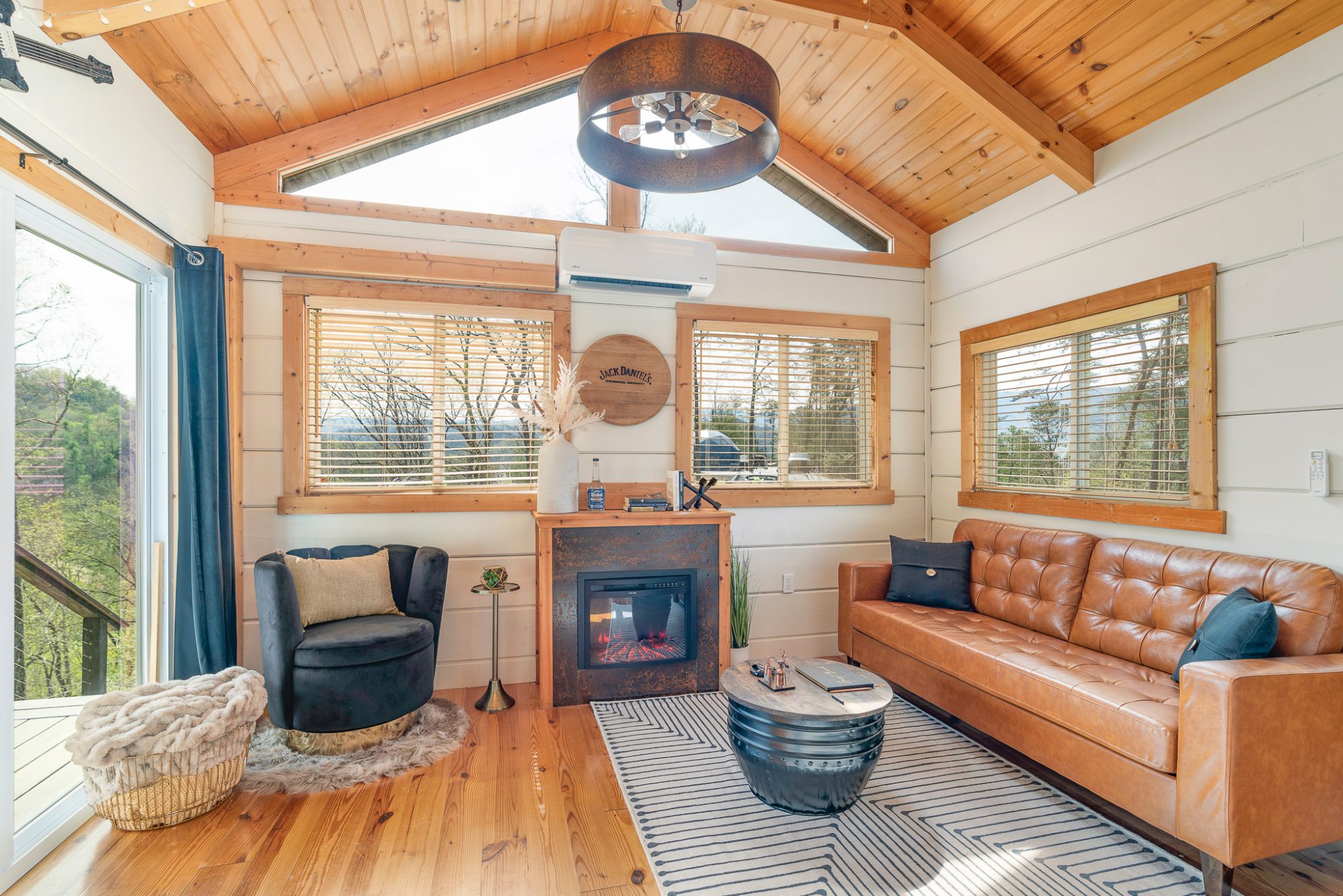 living room of tn jack cabin